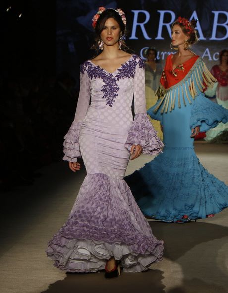 colores-de-moda-en-trajes-de-flamenca-2022-62_17 Модни цветове във фламенко костюми 2022