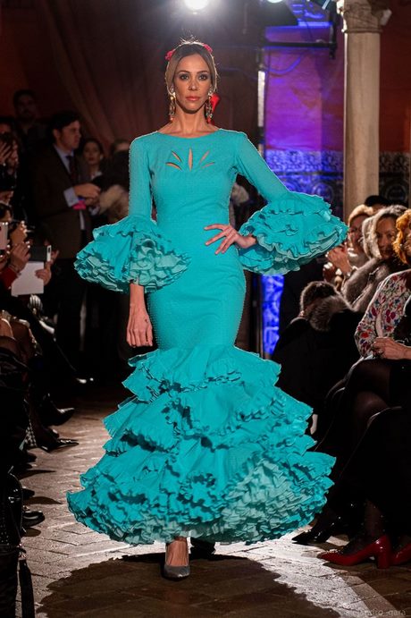 colores-de-moda-en-trajes-de-flamenca-2022-62_6 Модни цветове във фламенко костюми 2022