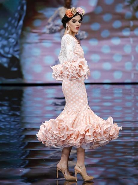 colores-de-moda-en-trajes-de-flamenca-2022-62_7 Модни цветове във фламенко костюми 2022