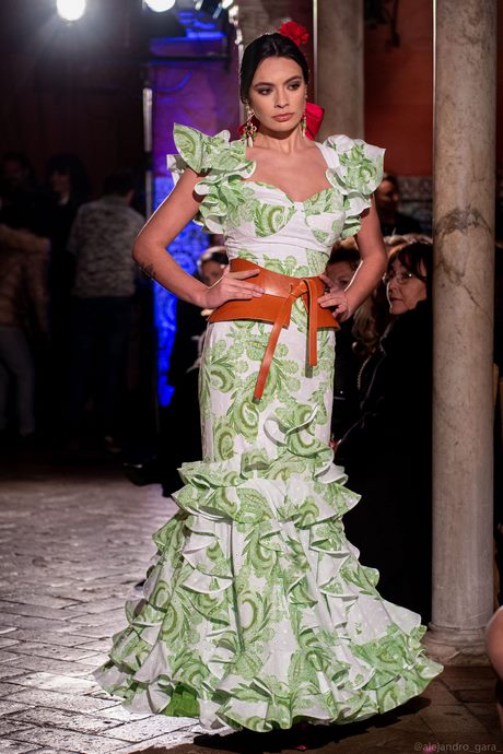 lina-trajes-de-flamenca-2022-58 Лина фламенко костюми 2022
