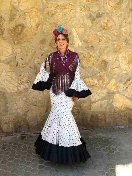 moda-de-trajes-de-flamenca-2022-74 Модни Фламинго костюми 2022