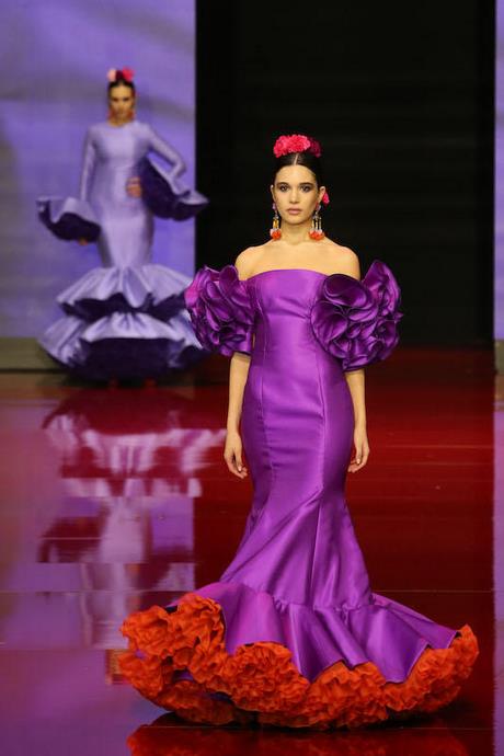 moda-de-trajes-de-flamenca-2022-74_16 Модни Фламинго костюми 2022