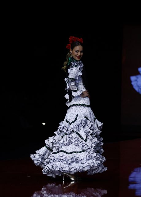 trajes-de-flamenca-2022-pilar-vera-70_5 Фламенко костюми 2022 пилар вера