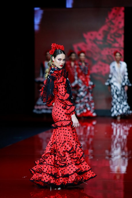 trajes-de-flamenca-2022-pilar-vera-70_6 Фламенко костюми 2022 пилар вера
