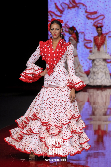 trajes-de-flamenca-2022-pilar-vera-70_8 Фламенко костюми 2022 пилар вера