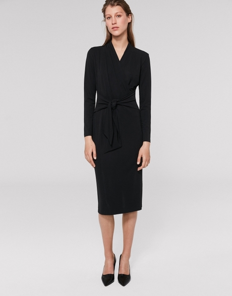 vestido-escotado-negro-15_10 Черна рокля с ниско деколте