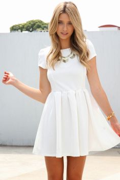 Бели рокли