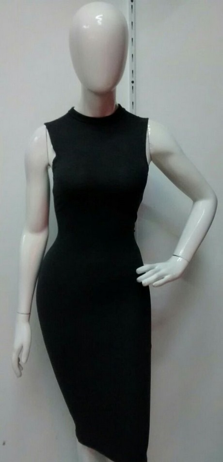 vestido-negro-con-cuello-alto-38_15 Черна рокля с висока врата
