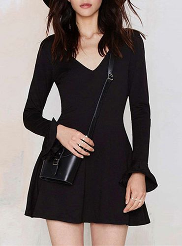 vestido-negro-corto-de-manga-larga-37_18 Къса черна рокля с дълъг ръкав