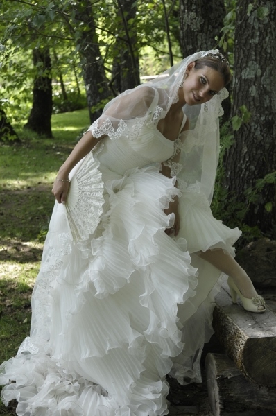 vestido-novia-volantes-17_15 Сватбена рокля с къдрици