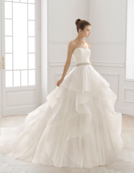 vestido-novia-volantes-17_3 Сватбена рокля с къдрици