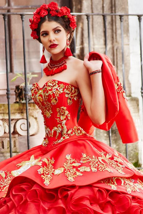 Charra рокли за quinceanera