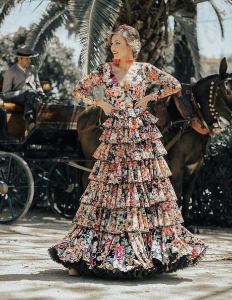 el-rocio-trajes-de-flamenca-2022-89_10 Ел рокио фламенко костюми 2022