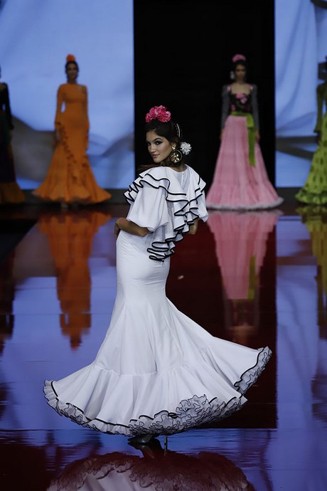 Костюмите на фламенко от 2022 г. са в тенденция