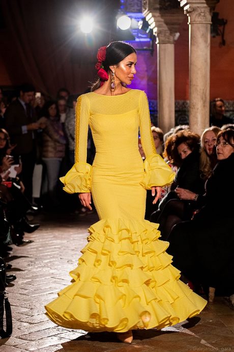 trajes-de-flamenca-2022-tendencias-26_11 Костюмите на фламенко от 2022 г. са в тенденция