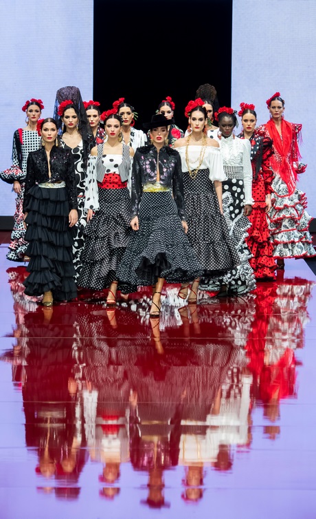 trajes-de-flamenca-2022-tendencias-26_15 Костюмите на фламенко от 2022 г. са в тенденция