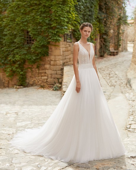 vestidos-de-novia-2022-corte-princesa-04_10 Сватбени рокли 2022 за принцеси
