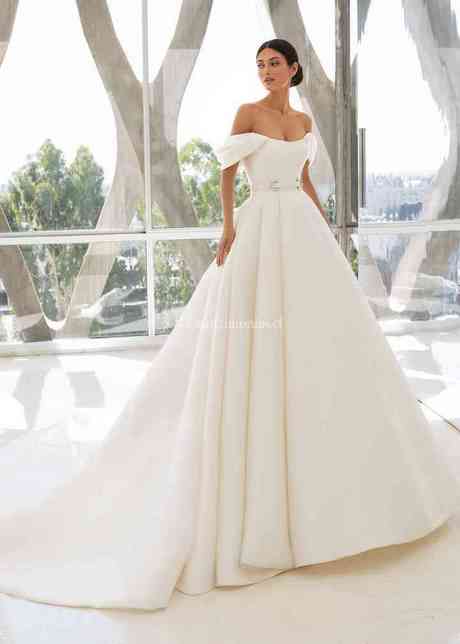 vestidos-de-novia-2022-corte-princesa-04_5 Сватбени рокли 2022 за принцеси