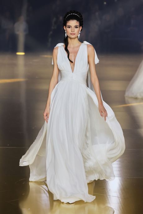vestidos-de-novia-estilo-romano-2022-77_3 Сватбени рокли в римски стил 2022