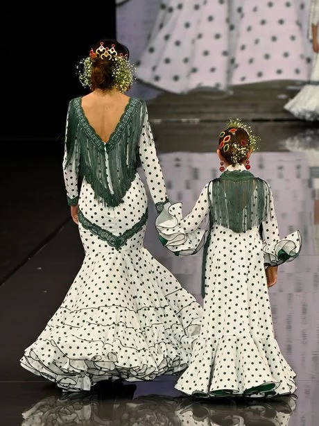 trajes-de-flamenca-nina-2023-93_14-6 Фламенко костюми за момичета 2023