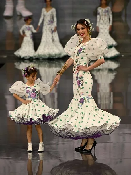 trajes-de-flamenca-nina-2023-93_20-13 Фламенко костюми за момичета 2023