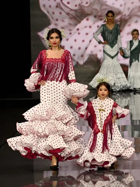trajes-de-flamenca-para-ninas-2023-68_10-2 Фламенко костюми за момичета 2023