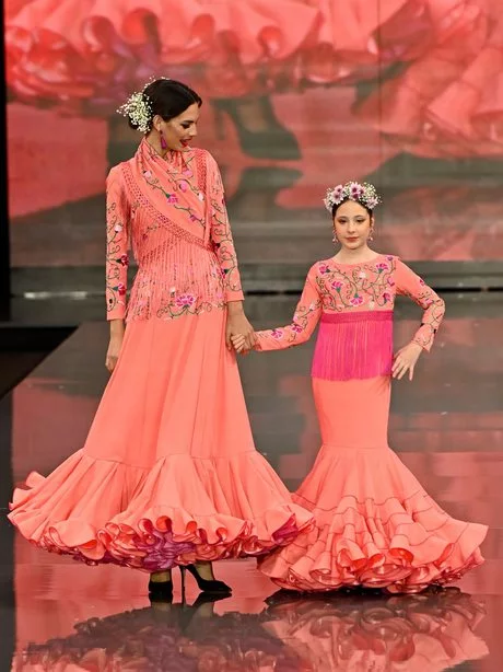 trajes-de-flamenca-para-ninas-2023-68_14-6 Фламенко костюми за момичета 2023
