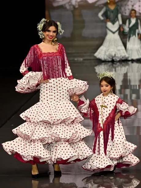 trajes-de-flamenca-para-ninas-2023-68_9-20 Фламенко костюми за момичета 2023