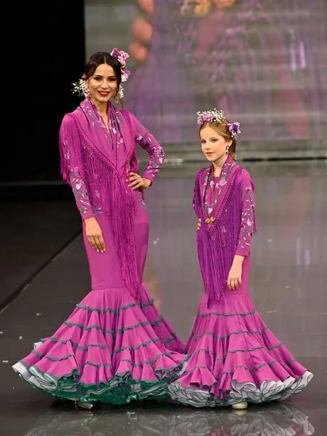 vestidos-de-flamenca-2023-nina-59_6-17 Фламенко рокли за момичета 2023