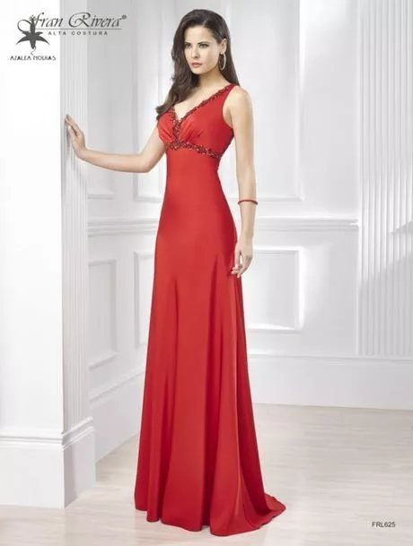 vestidos-de-noche-corte-imperio-2023-77_12-5 Вечерни рокли в стил Империя 2023