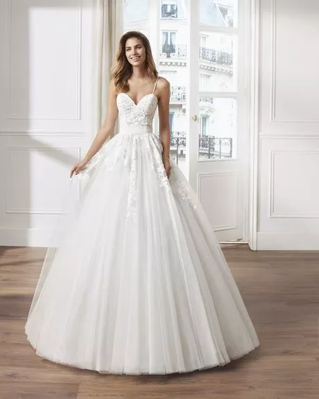 vestidos-de-novia-2023-corte-imperio-73-1 Сватбени рокли в стил Империя 2023