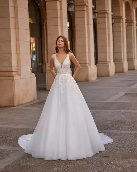 vestidos-de-novia-2023-corte-princesa-17_6-15 Сватбени рокли 2023 за принцеси