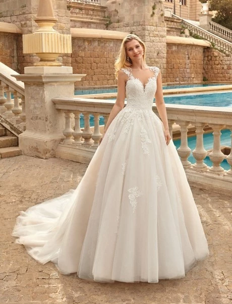vestidos-de-novia-estilo-romano-2023-19_10-2 Сватбени рокли в римски стил 2023