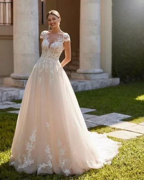 vestidos-de-novia-estilo-romano-2023-19_8-17 Сватбени рокли в римски стил 2023