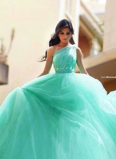 beautiful-15-dresses-37_12 Красиви 15 рокли