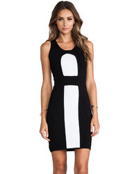 vestido-negro-con-zapatos-blancos-24_18 Черна рокля с бели обувки