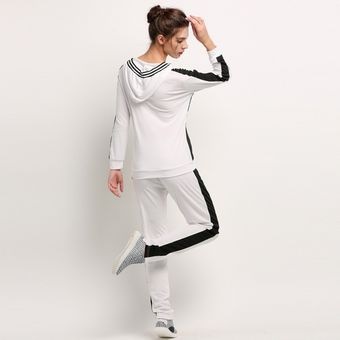 traje-mujer-blanco-00_17 Бял женски костюм