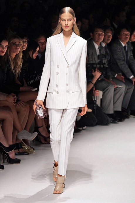 trajes-color-blanco-para-mujer-20_18 Бели костюми за жени