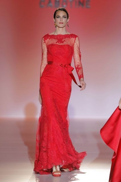 vestido-rojo-de-encaje-para-boda-37_14 Червена дантелена рокля за сватба