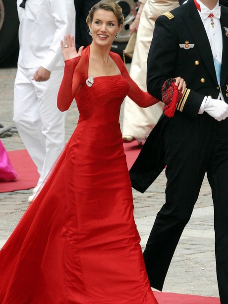 vestido-rojo-largo-manga-larga-06_10 Червена рокля с дълъг ръкав