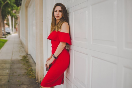 vestido-rojo-volantes-03_7 Червена рокля с къдрици