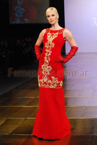 vestido-rojo-y-dorado-13_16 Червена и златна рокля