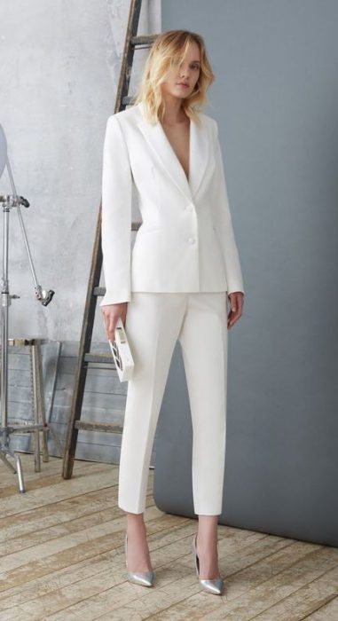 trajes-de-mujer-color-blanco-84_18 Дамски костюми от бял цвят