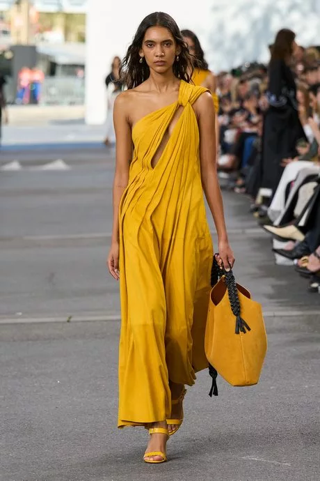 moda-de-vestidos-casuales-2024-71_7-16 Мода за ежедневни рокли 2024