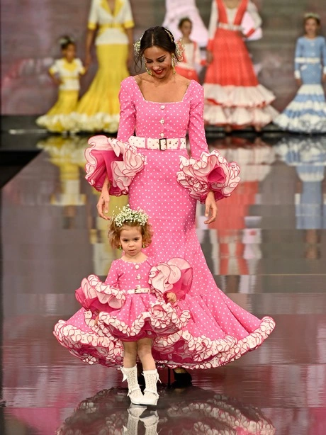 moda-flamenca-infantil-2024-96_15-8 Детска фламандска мода 2024