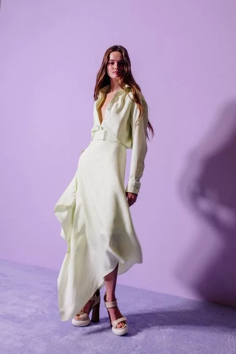 modelo-de-vestidos-casuales-2024-51_11-4 Модел на ежедневни рокли 2024