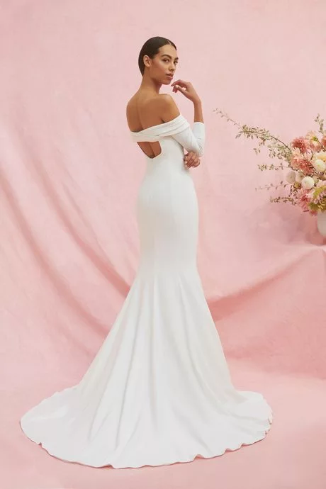 vestidos-de-novia-carolina-herrera-2024-93_18-11 2024 сватбени рокли на Каролина Ерера