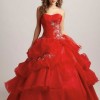 Червена рокля 15