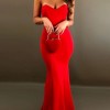 Червени вечерни рокли 2022