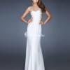 Бяла бална рокля